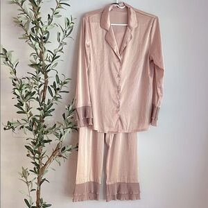 Elegant Pink Satin Pajama Set Bin F